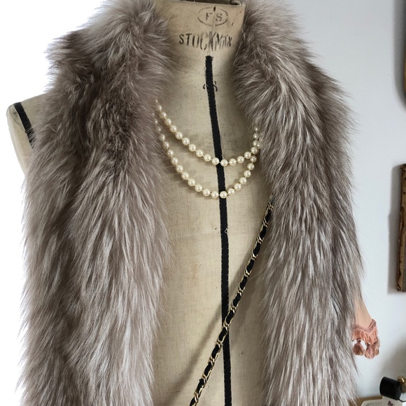 Marshall Fields Accessories - Vintage MARSHALL FIELDS genuine fox scarf fur